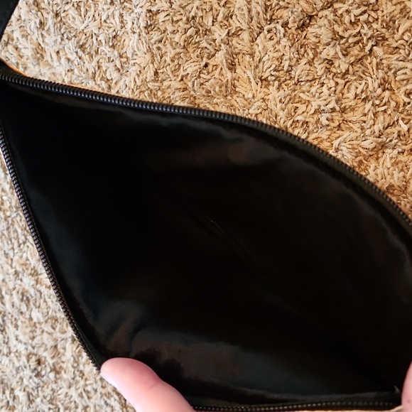 Rareform Velvet Line Zipper Pouch - Picture 4 of 5